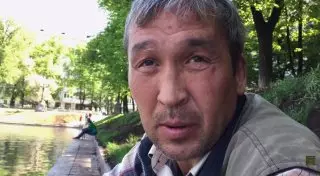 Московский бомж стал популярным YouTube-блогером