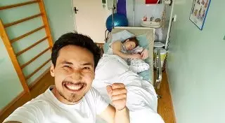 Мурат Мутурганов показал фото новорожденного сына