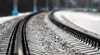 Поезд наехал на мужчину в Астане