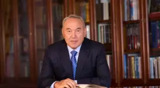 Назарбаев в шутку взгрустнул о былой красоте