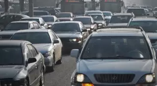 Разрешить ездить с невключенными фарами в населенных пунктах предлагают в РК