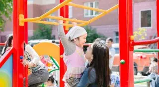 BI Group подарила детям новые игровые площадки