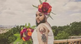 "Бородатая невеста" стала звездой Интернета