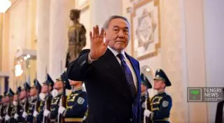 Назарбаева продолжают поздравлять с днем рождения