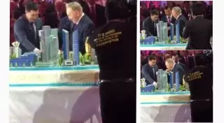 Назарбаев угостил Джаксыбекова тортом "Нұржол"