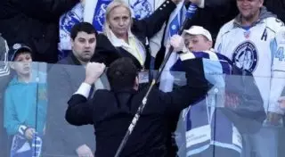 Экс-тренер "Барыса" Назаров избил лучшего врача КХЛ - СМИ