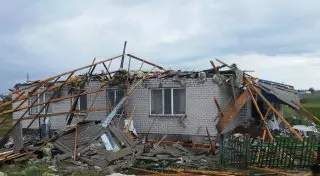 Ураган оставил без крыш школу и жилые дома в Павлодарской области