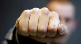 В драке между рабочими на месторождении в ВКО пострадал 31 человек