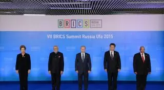 Лидерам БРИКС предложили всерьез заняться футболом и кинематографом