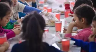 Бизнесменам предложили оплачивать питание школьников Казахстана