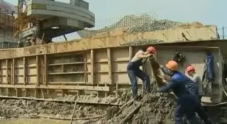 Венгрия приступила к строительству стены на границе с Сербией