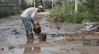 Алматинцы начали ликвидировать последствия селя