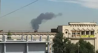 Складские помещения в районе аэропорта горят в Алматы