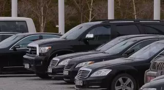 Служебные авто Парламента превысили лимит пробега на миллионы тенге