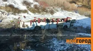 Водителя перевернувшегося автобуса осудили в ЗКО