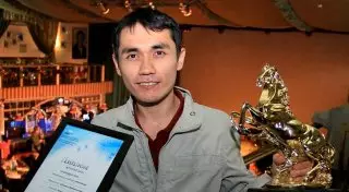 Адильхан Ержанов снимает сатирический фильм о молодом акиме