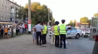 Водитель BMW на глазах у прохожих насмерть сбил ребенка в Уральске
