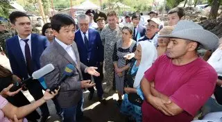 Бауыржан Байбек занялся проблемами жителей Наурызбайского района Алматы