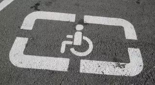 Штрафов на 37 миллионов тенге выписали в Алматы за парковку на местах для инвалидов