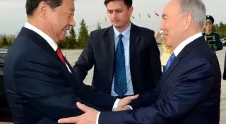 В сложившейся ситуации Китай для Казахстана может стать "палочкой-выручалочкой" - эксперт