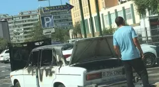 Легковой автомобиль сгорел в Актау