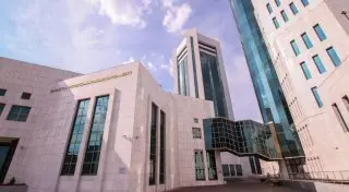 Казахстанские депутаты вернулись с каникул