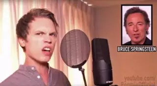 Певец исполнил 15 песен разными голосами