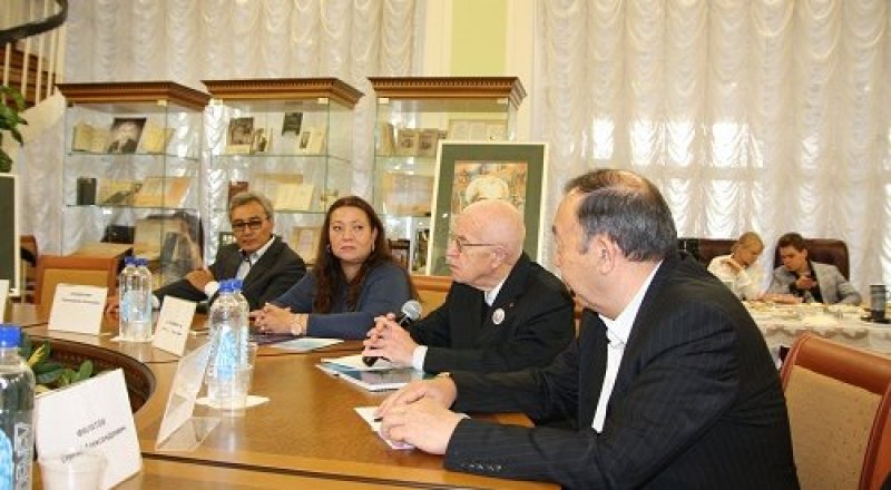 Участники конференции по творчеству Ильяса Есенберлина в Москве. © kazembassy.ru