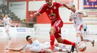 Алматинский "Кайрат" сложил полномочия чемпиона мира по футзалу