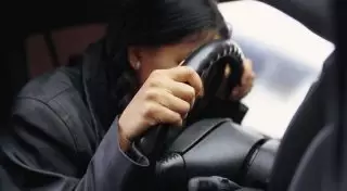 Девушка угнала и разбила авто многодетного любовника в Актау