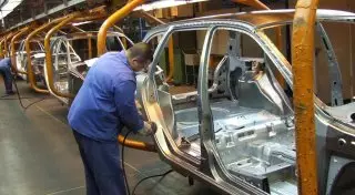 Из-за курсовой разницы с рублем автозавод в РК потерял 55 миллиардов тенге