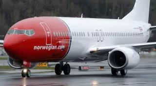 Пилот поздравил занимавшихся сексом в туалете пассажиров