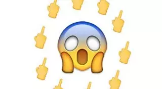 Владельцы iPhone смогут показать собеседнику средний палец