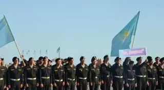 Военнослужащие РК празднуют 550-летие Казахского ханства