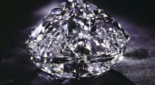 Китаянка украла и проглотила шестикаратный алмаз