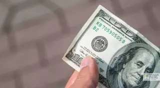 Курс доллара составил 282,1 тенге