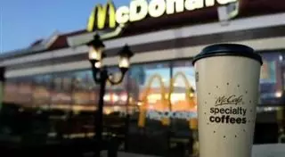 За пролитый кофе с McDonald`s  взыскали 320 тысяч рублей в России