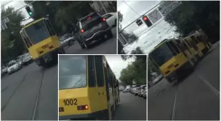 Появилось видео момента ДТП с участием трамвая в Алматы