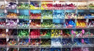 Конфеты с червями в супермаркете Астаны вернут производителю