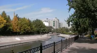 Найденный повешенным в Алматы мужчина оставил предсмертную записку