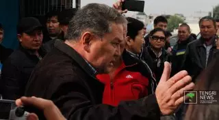 На закрытии рынка на барахолке в Алматы произошел неожиданный скандал