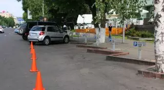 Карту незаконных парковок в Алматы составляют блогеры