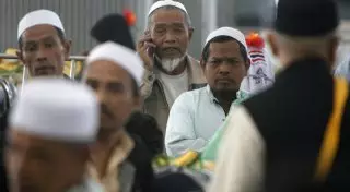 Вылет казахстанских паломников из Мекки задержан почти на сутки