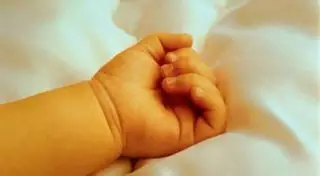 В Костанайской области мать случайно задушила ребенка