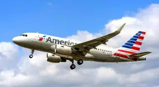 Пилот American Airlines скончался во время полета