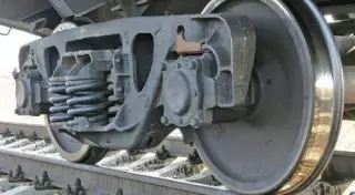 Беременная женщина попала под поезд в Алматы