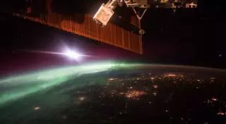 NASA опубликовало снимок полярного сияния с борта МКС