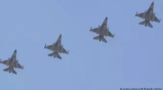 Турецкие ВВС наносят авиаудары по позициям курдских боевиков на севере Ирака