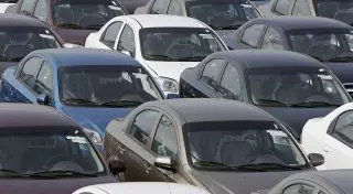 Введение сбора за первичную регистрацию ограничит казахстанцев в выборе моделей авто - эксперт