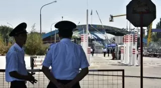 Кыргызские налоговики ужесточают контроль за ввозом товаров из Казахстана